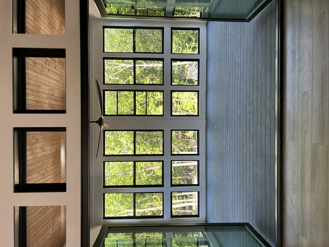 High-end porch and all-season room